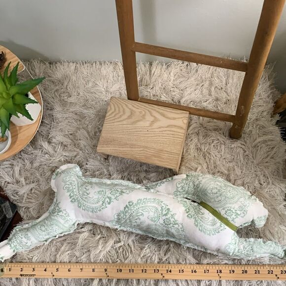 Handmade Cottage-core Country Distressed Edge Style Rabbit Throw Accent Pillow - Picture 12 of 16